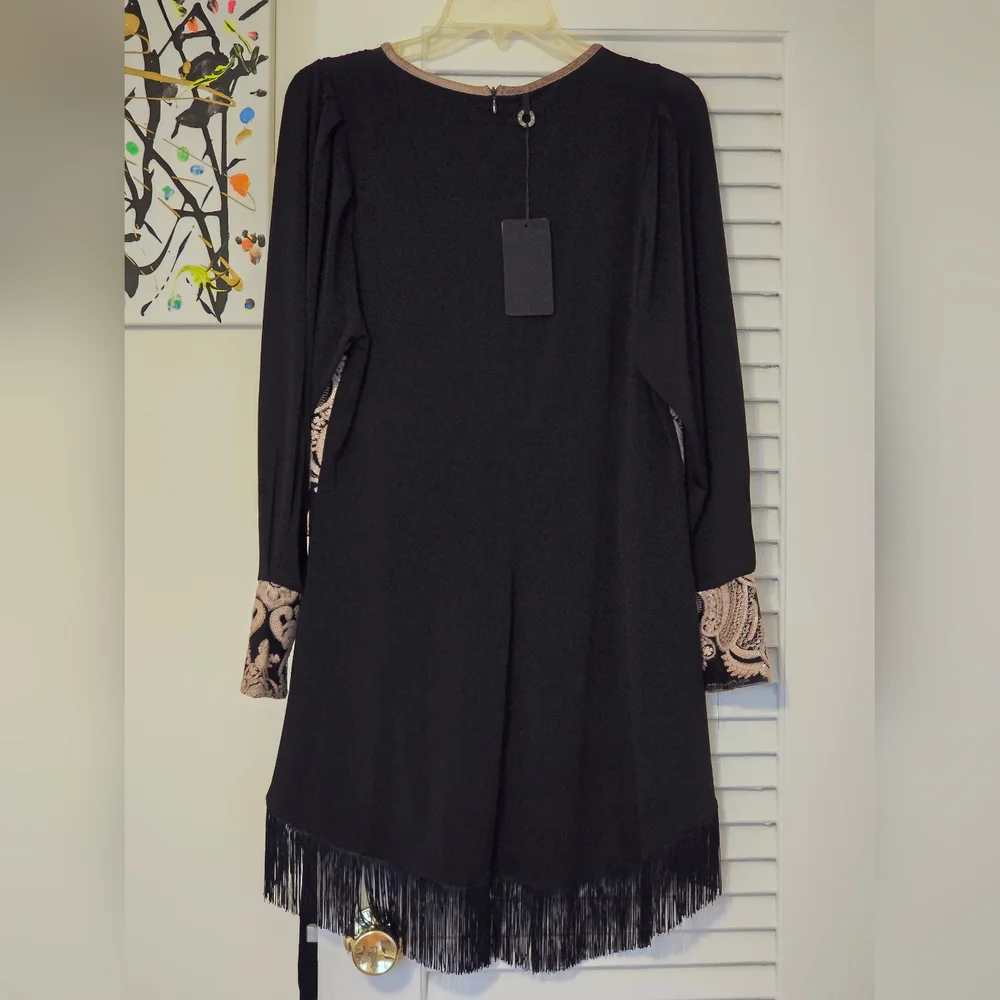 Save The Queen! Elegant Black and Gold Sequin Dress - Picture 2 of 8